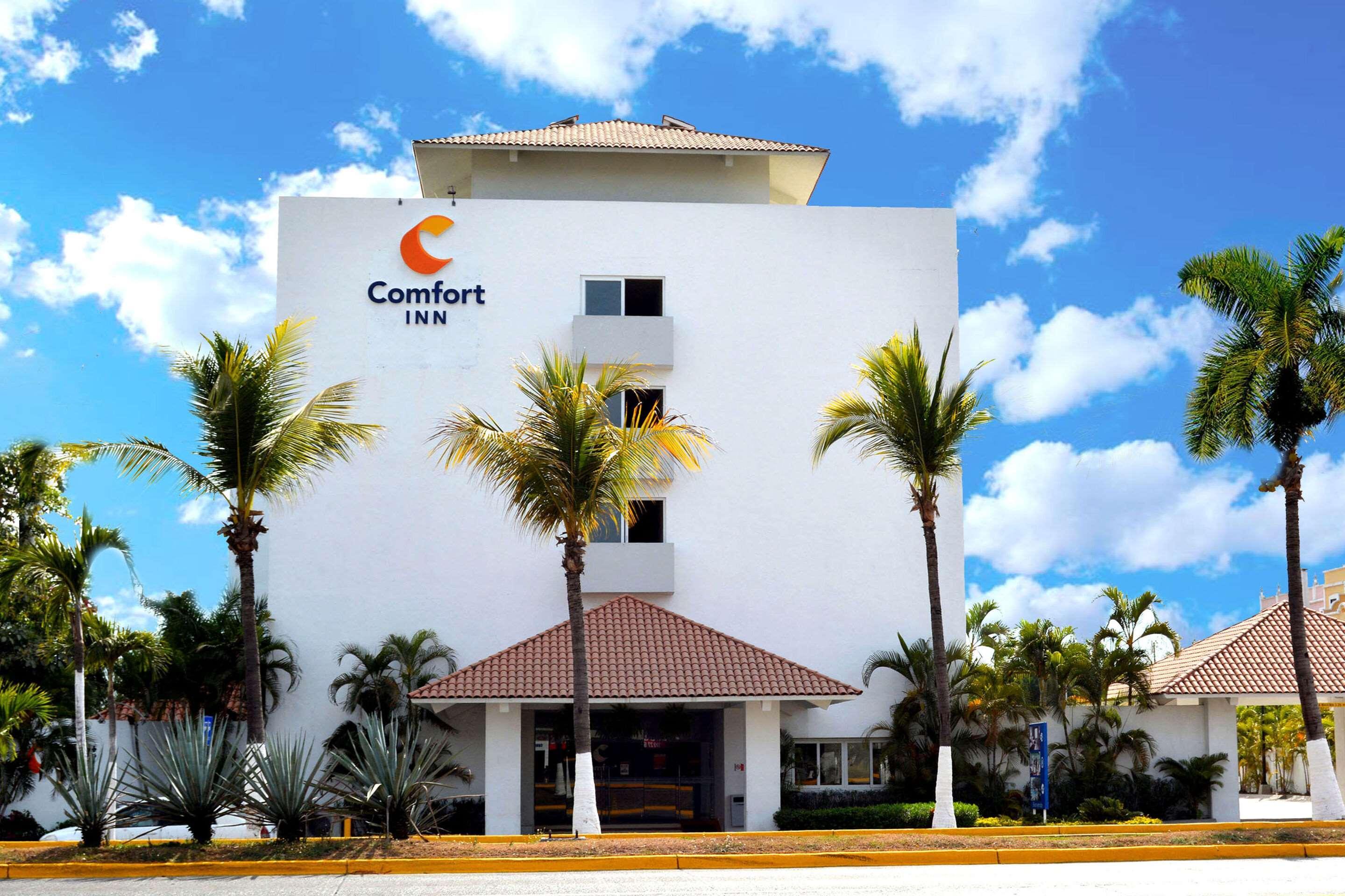 Comfort Inn Puerto Vallarta Exterior photo