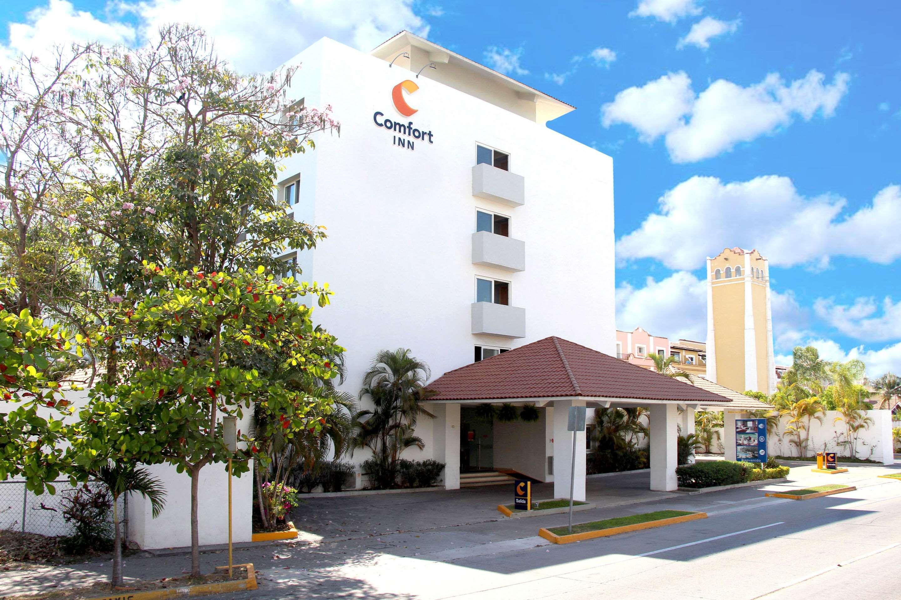 Comfort Inn Puerto Vallarta Exterior photo