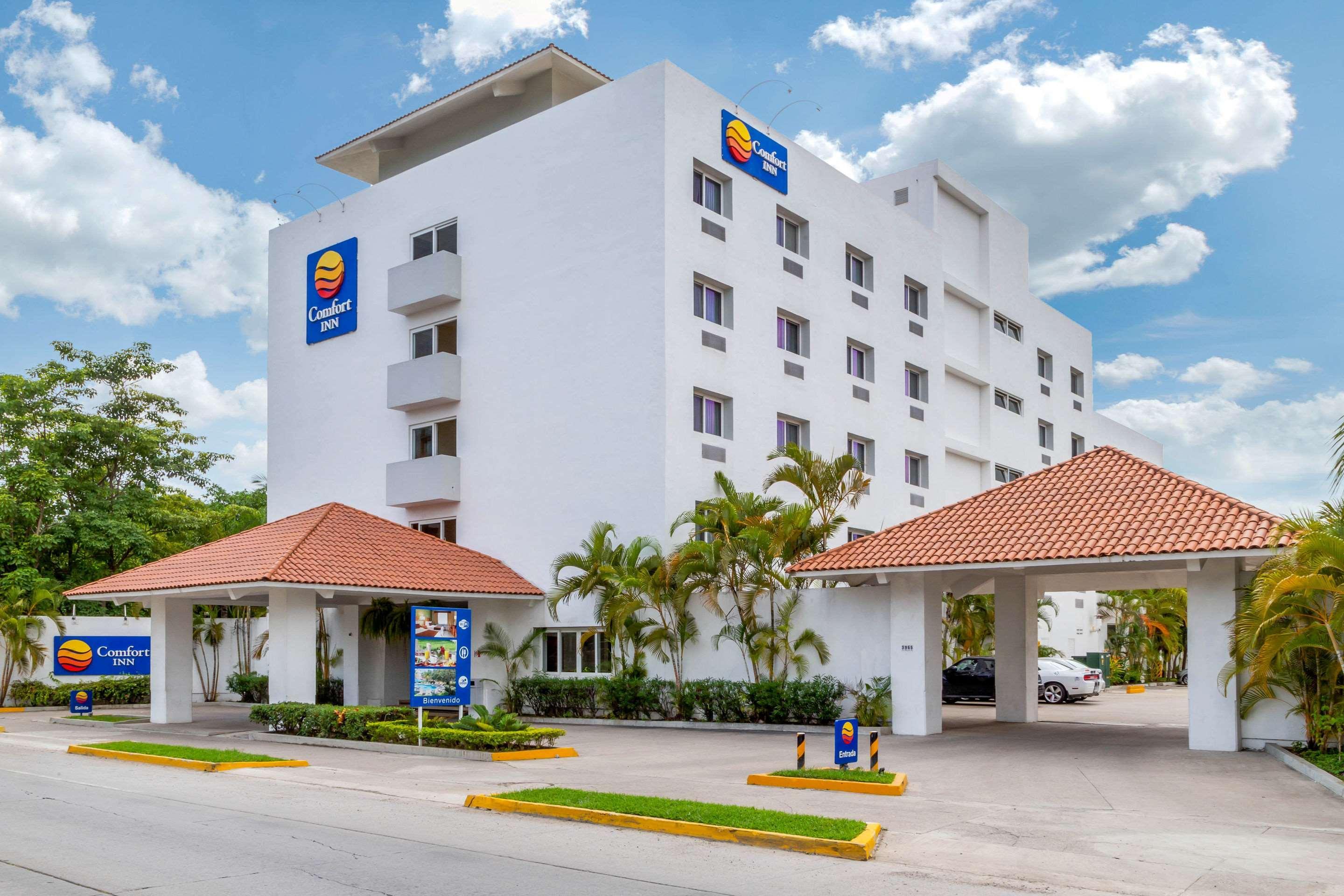 Comfort Inn Puerto Vallarta Exterior photo