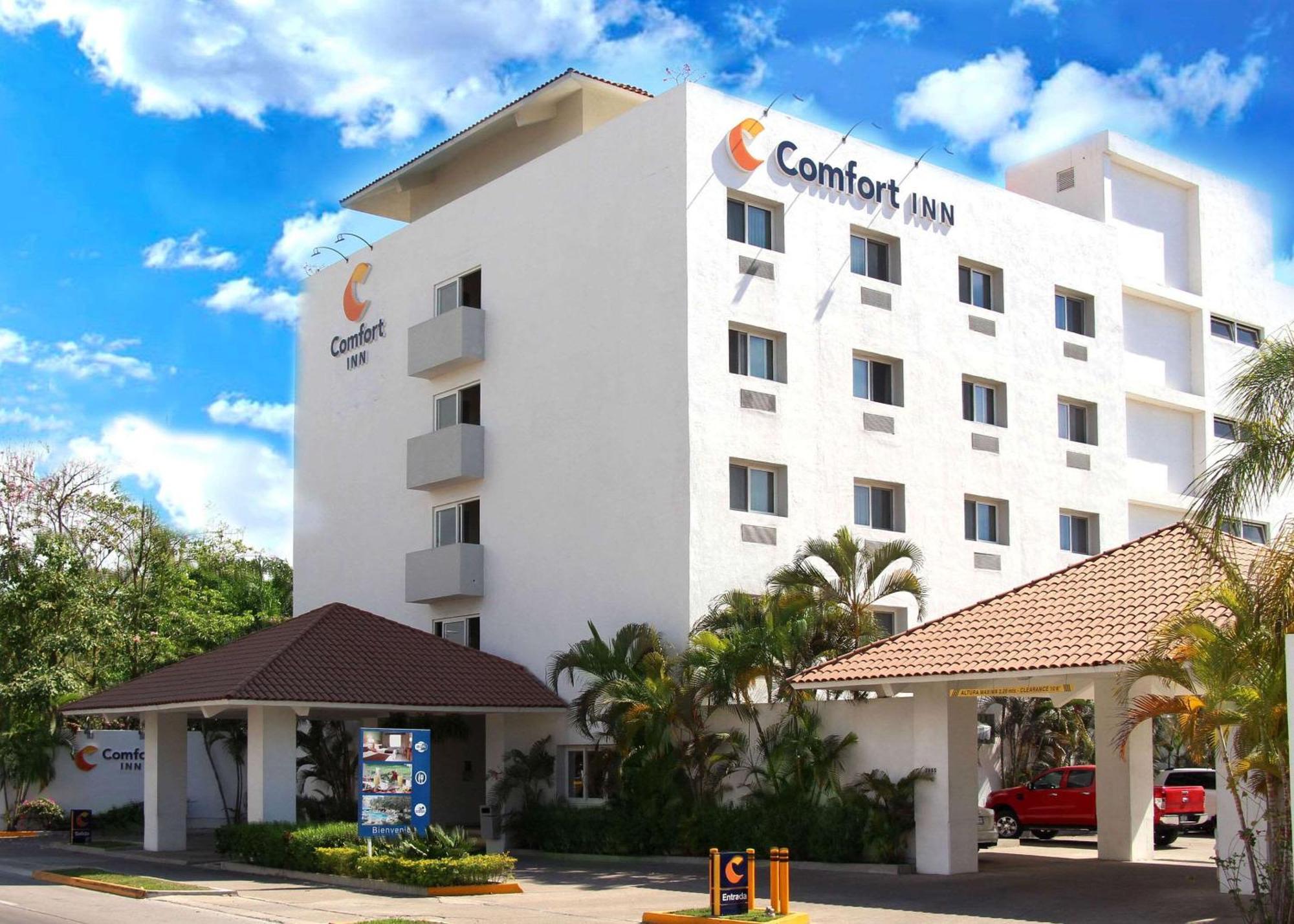 Comfort Inn Puerto Vallarta Exterior photo