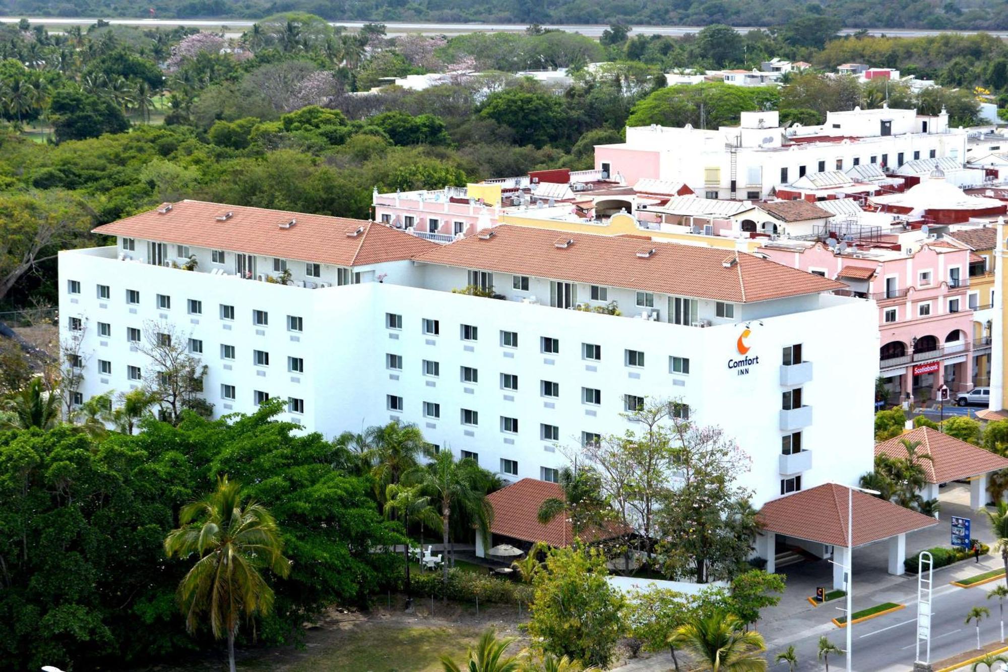 Comfort Inn Puerto Vallarta Exterior photo